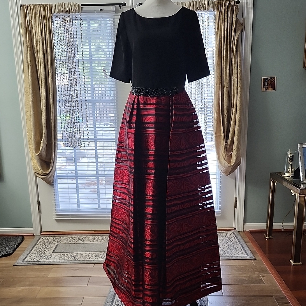 Teri Jon Black and Red Striped Maxi Skirt